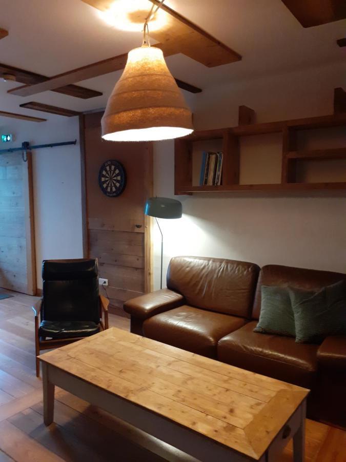 Nans-sous-Sainte-Anne Les Repaires酒店 外观 照片